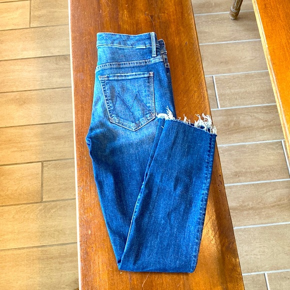 MOTHER The Looker high waisted ankle fray jeans. Size 26. - Picture 4 of 9